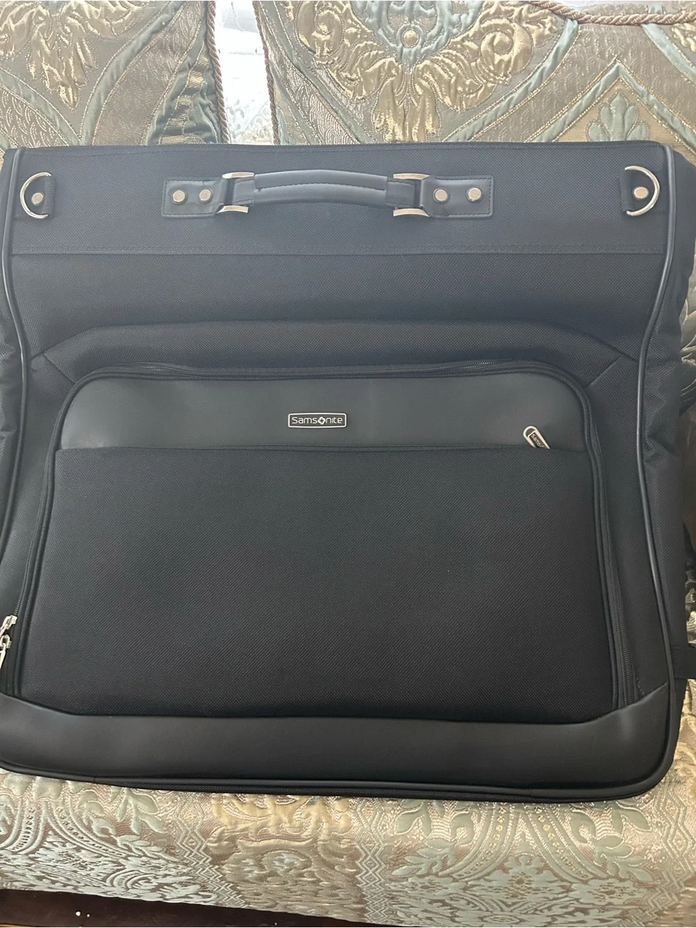 Samsonite Black Men's Garment Bag with Front Pocket without shoulder strap